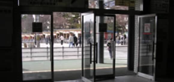 無料送迎バス乗り場案内01